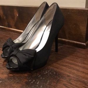 Guess satin black heels